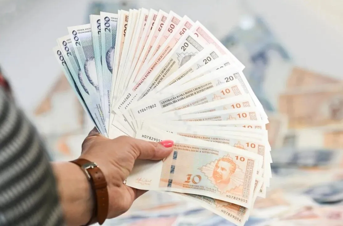 Poslodavci će i dalje moći isplaćivati do 300 KM mjesečno bez obračuna doprinosa