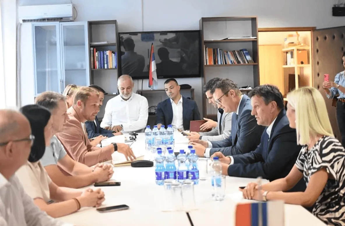 Razjedinjena opozicija u RS pravi zajedničku platformu, Vukanović i PDP izvan dogovora