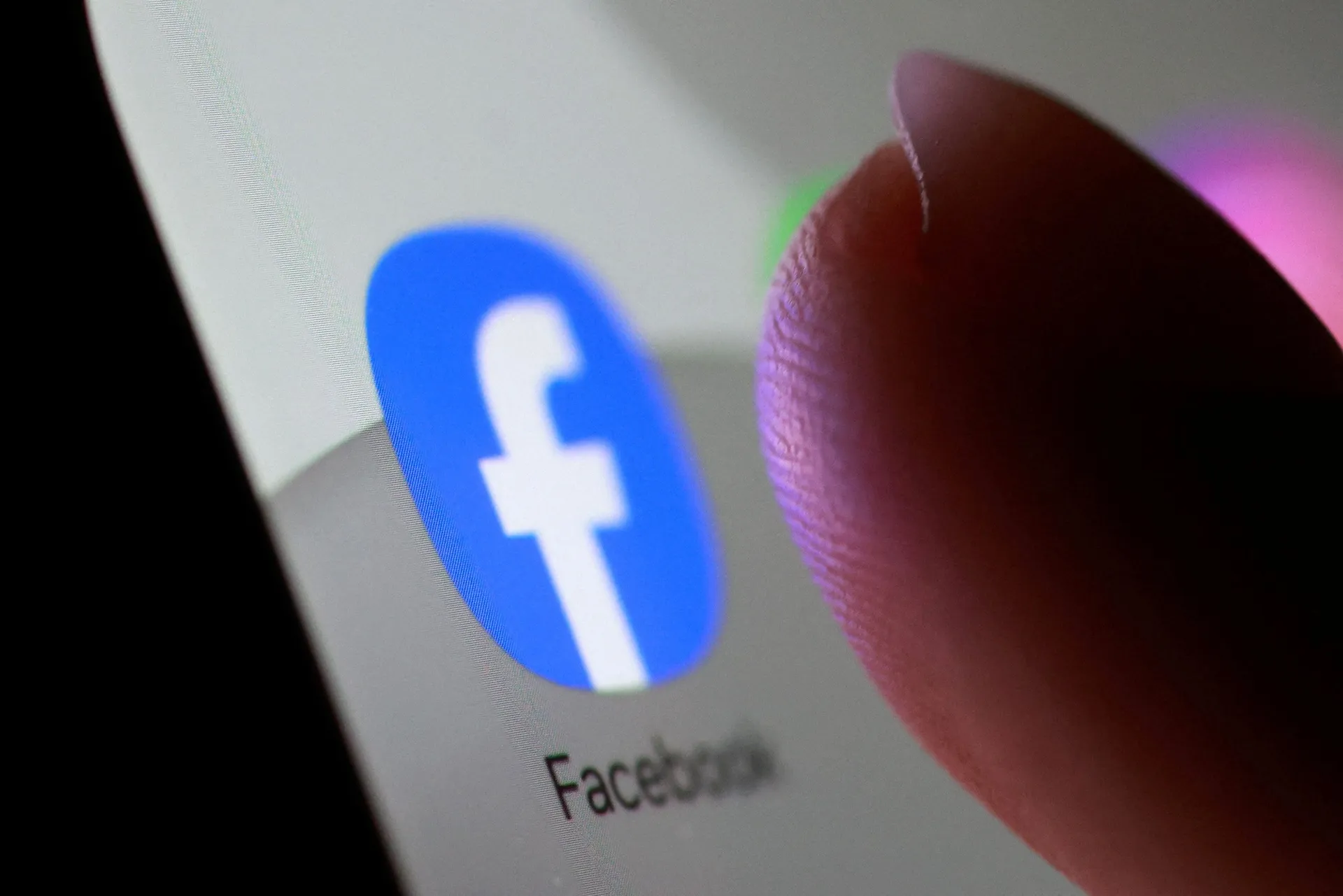 Brojni korisnici ne mogu pristupiti Facebooku, zabilježen veliki broj prijava