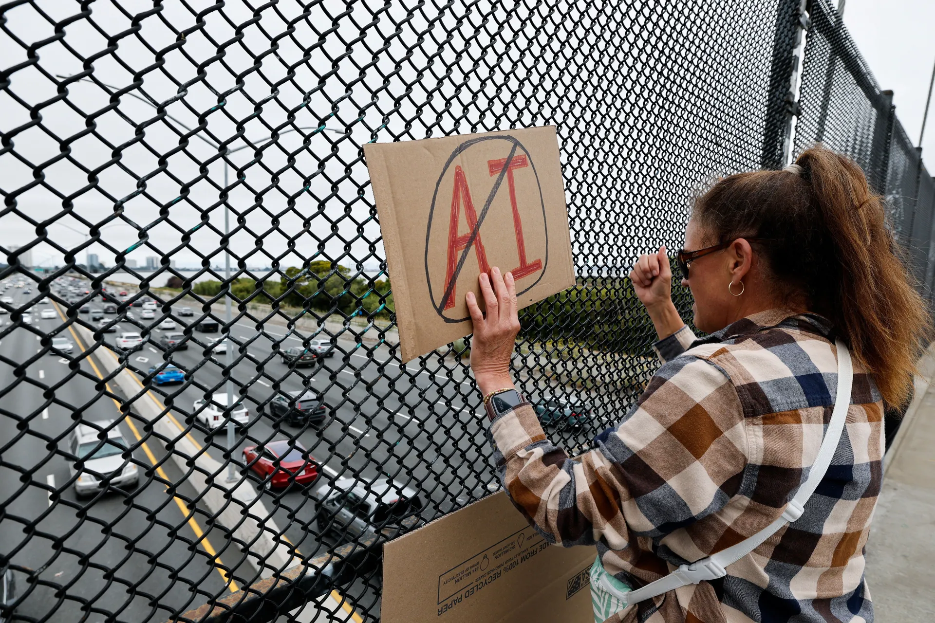 Amerikanci organizovali masovne proteste protiv AI-ja: "Stop izgradnji data centara"
