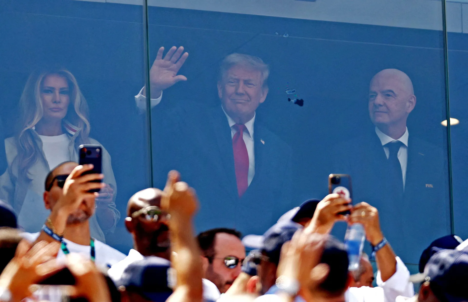 (VIDEO) Objavljen spektakularan snimak, pogledajte kako je Trump stigao na finale SP-a