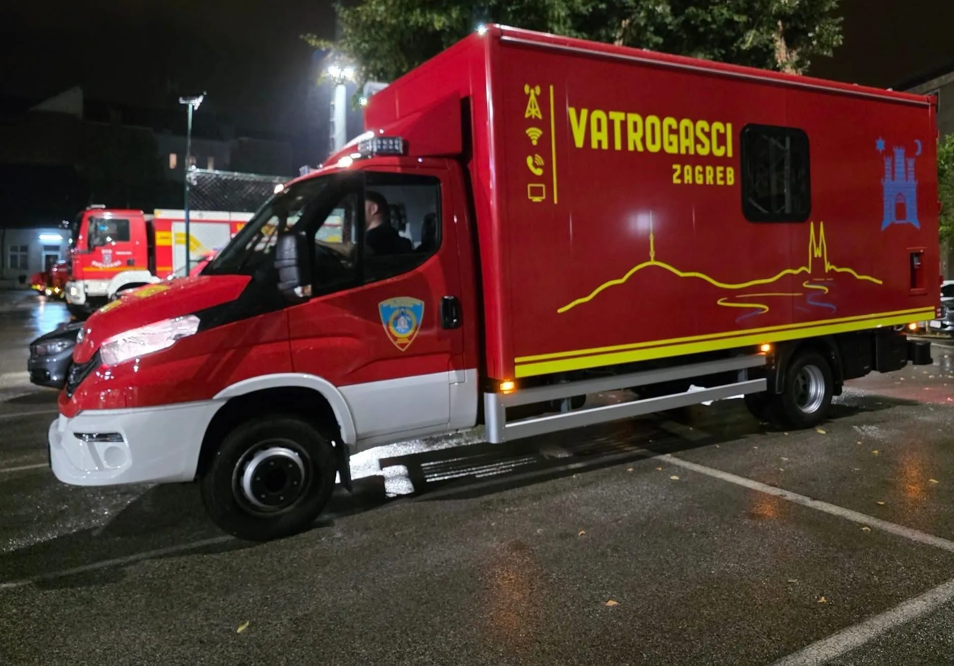 U stanu u Zagrebu izbio požar, poginuo muškarac, spašeno sedam osoba i kućni ljubimci