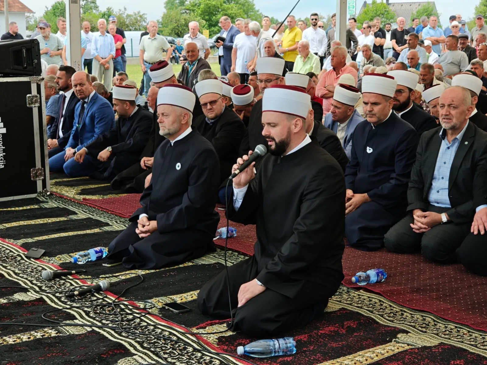 Bijeli nišani kao opomena: Klanjana kolektivna dženaza u Kamičanima za pet žrtava - slika 6