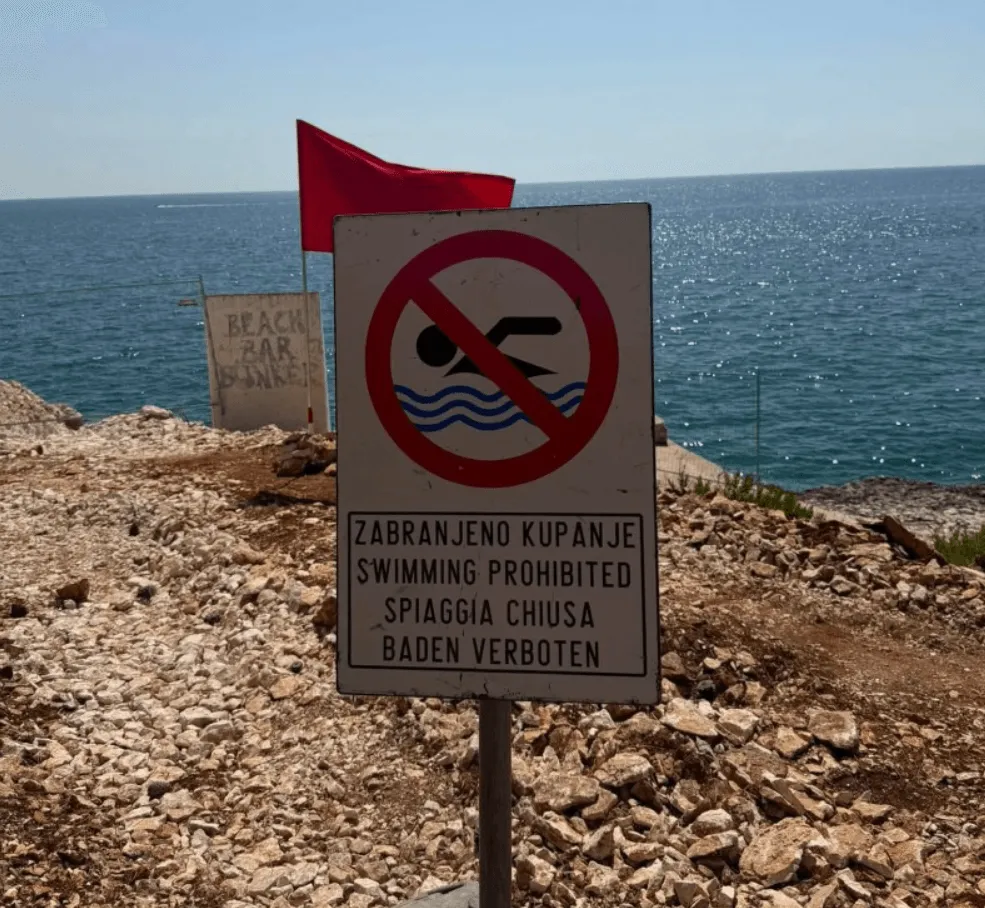 Upozorenje za turiste na hrvatskom primorju, ove plaže zatvorene zbog zagađenja mora