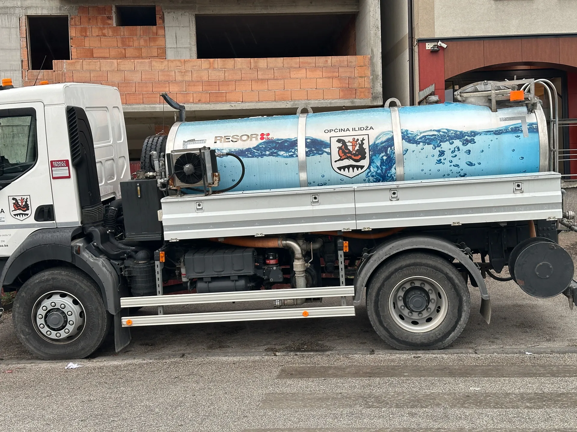 Obišli smo lokacije gdje su cisterne postavljene, prizori na terenu iznenadili i radnike
