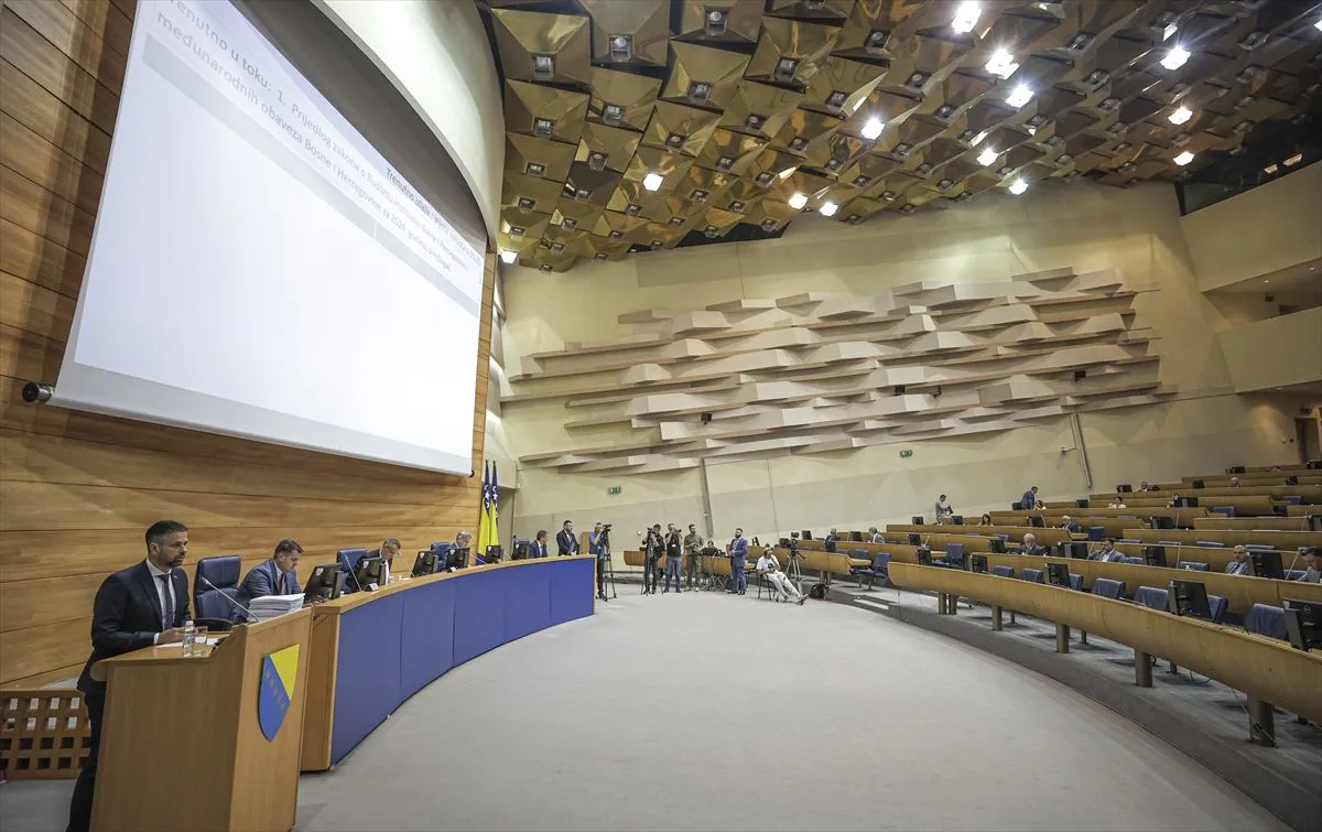 Usvojen budžet za 2026. godinu: Više novca za plate i odbranu, BHRT ponovo izostavljen