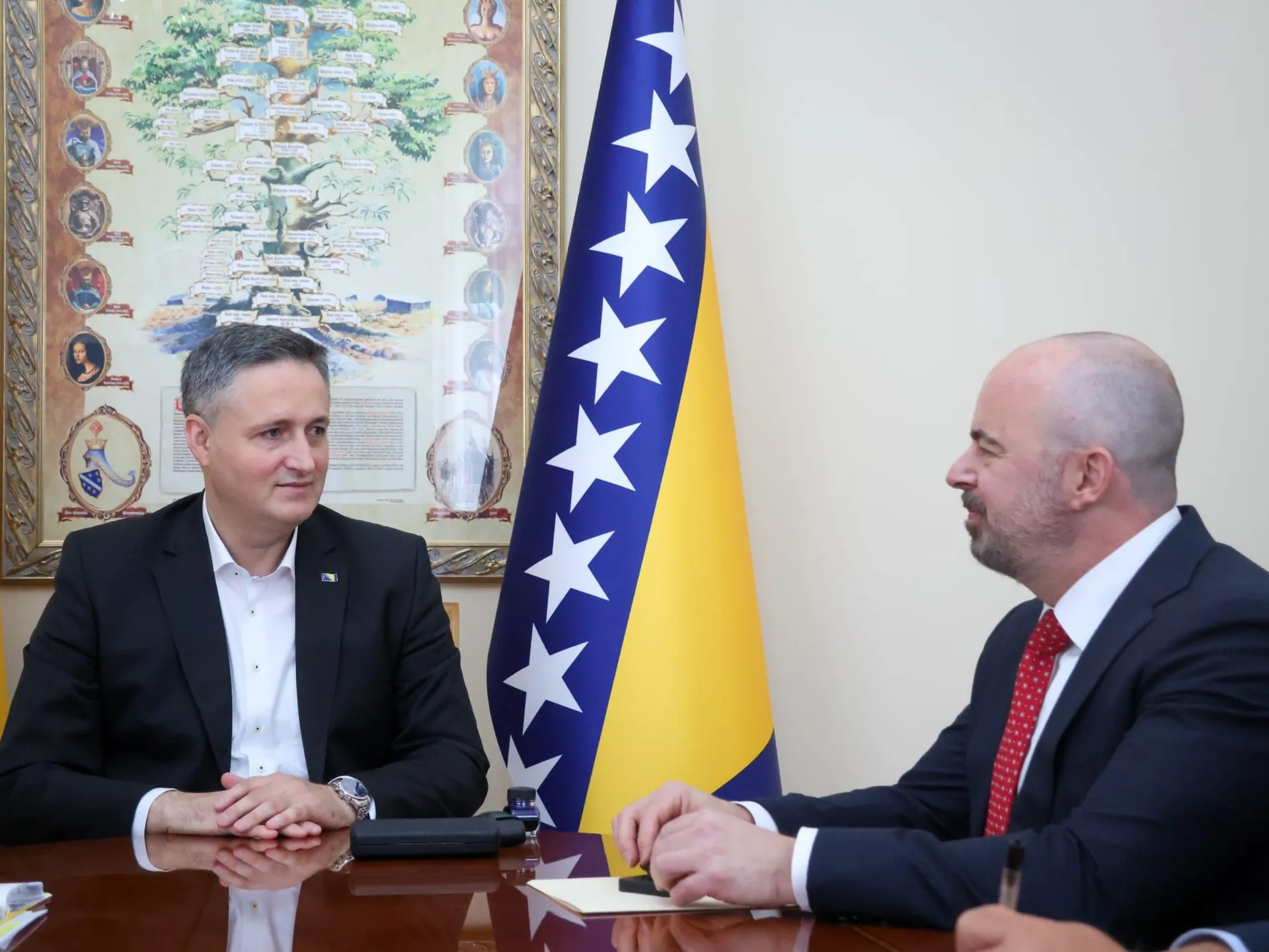 Otpravnik poslova Ambasade SAD-a u BiH posjetio Bećirovića, evo o čemu su razgovarali