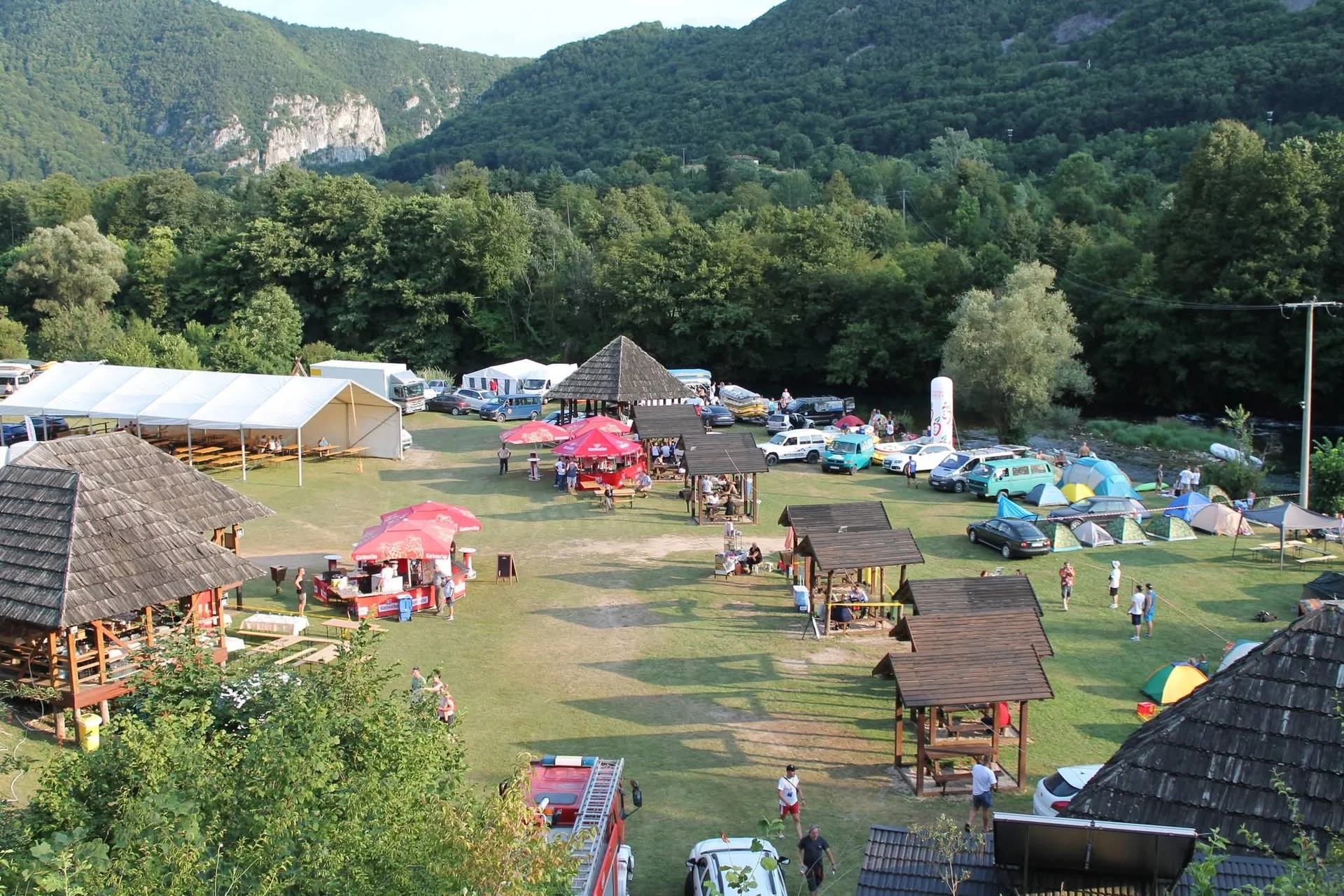 Najveći vodeni karavan u BiH: Zaplovila je 52. Unska regata