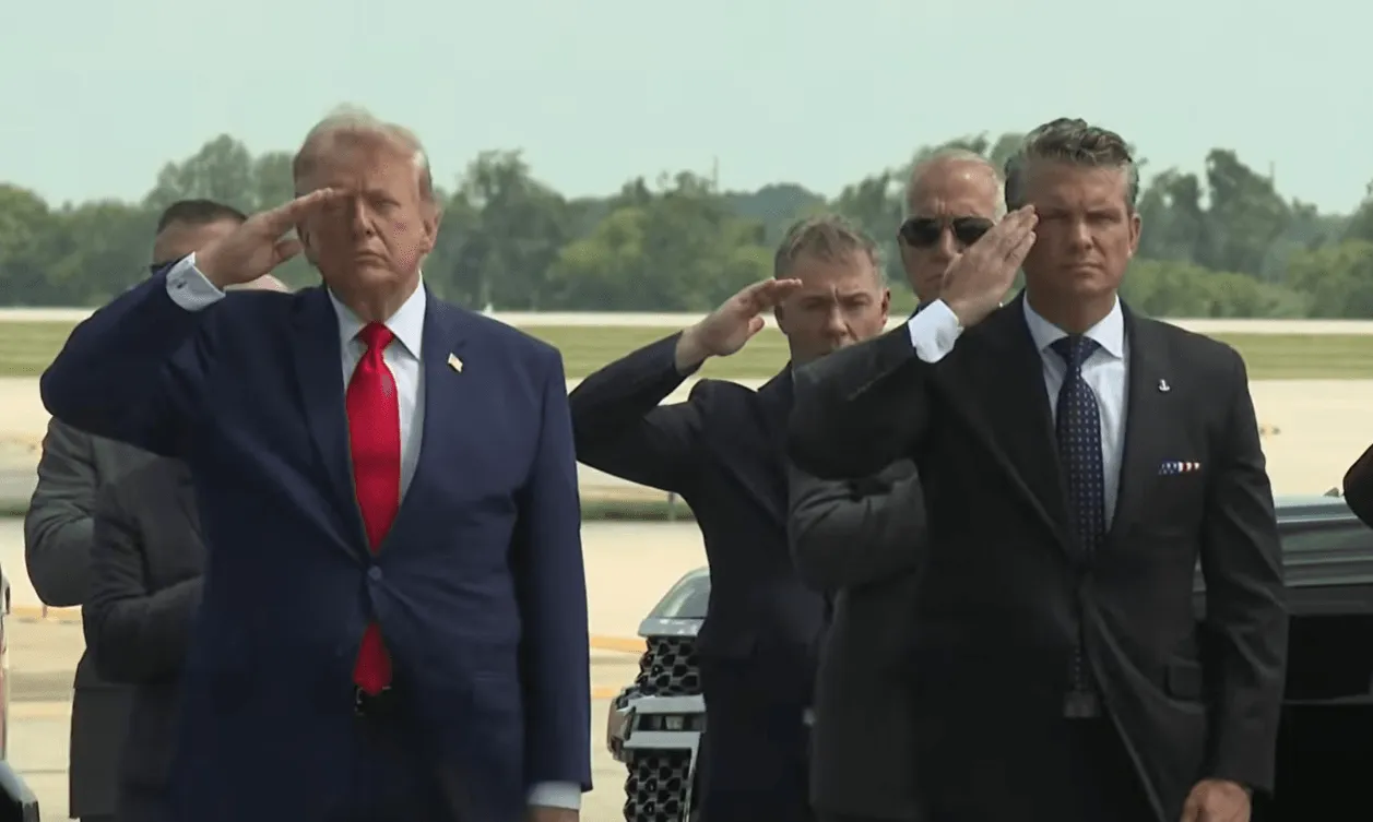 Trump dočekao posmrtne ostatke poginulih vojnika: Nisu htjeli da Iran ima nuklearno oružje