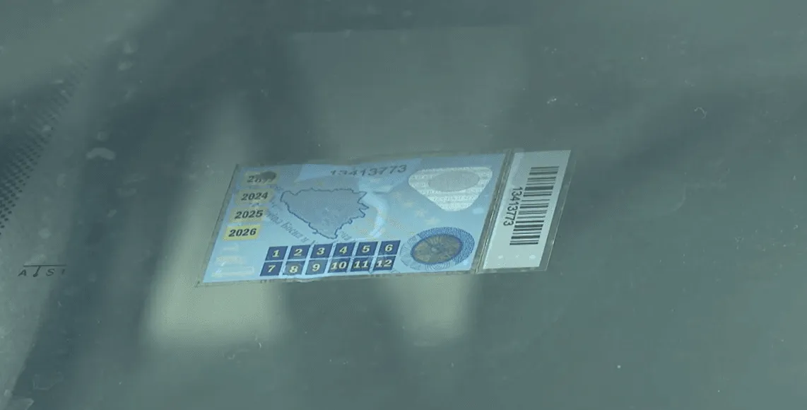 Šta znači stiker za registraciju na automobilu i zbog čega je obavezan u BiH?