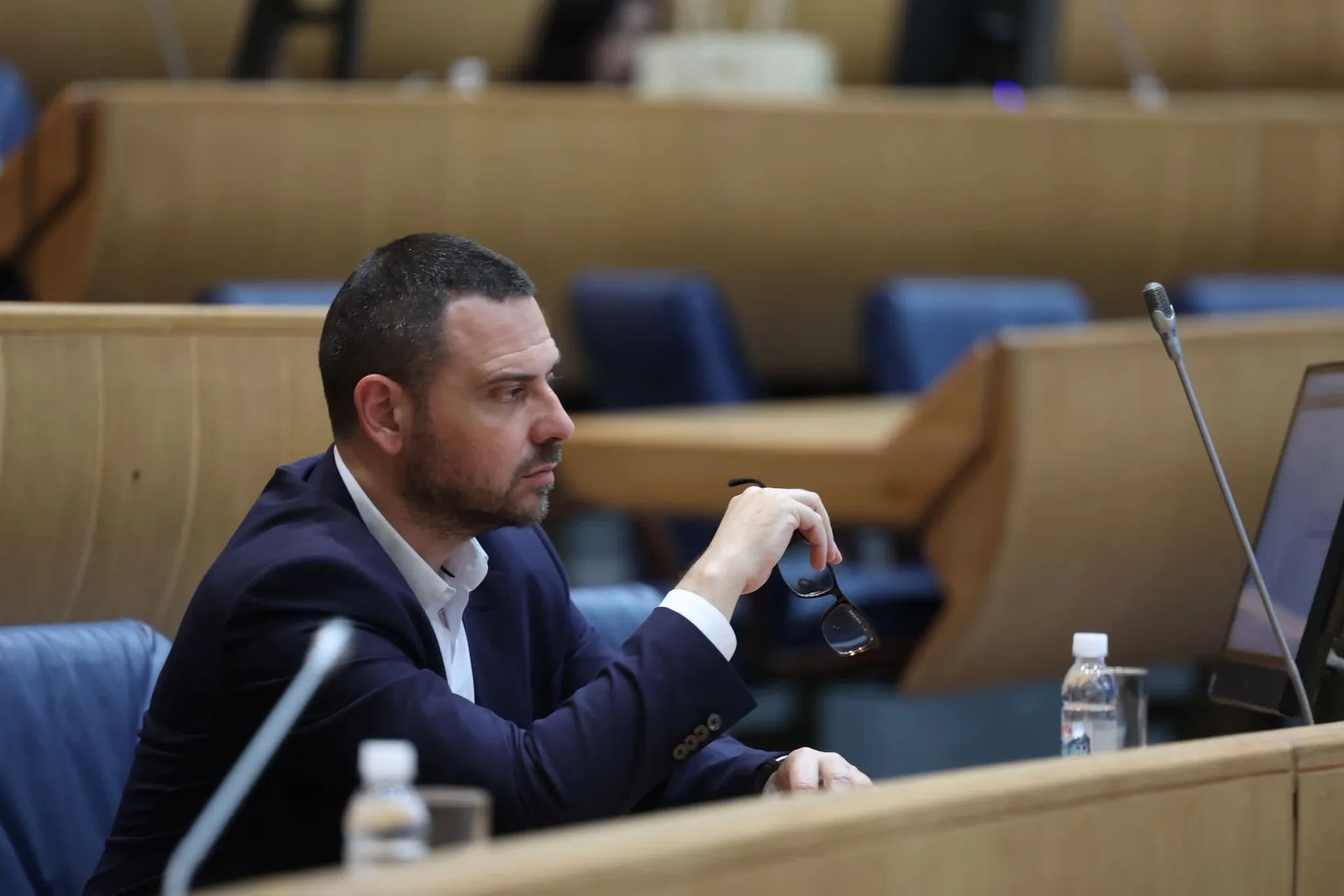 Magazinović: Glasanje o jeftinijem gorivu uvrstiti na dnevni red Doma naroda