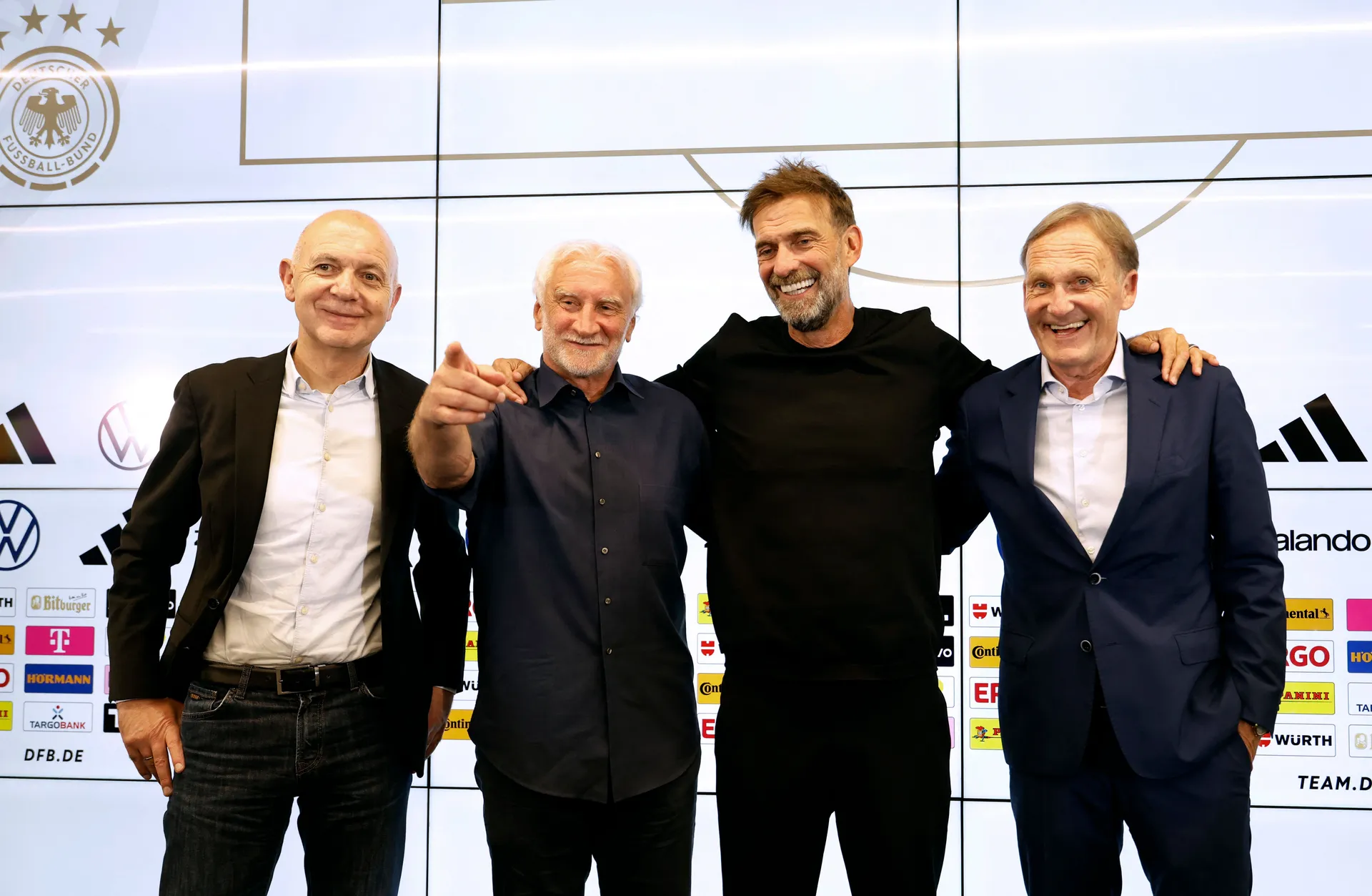 Hoće li Jurgen Klopp već prvim spiskom staviti tačku na priču o Pejčinoviću?
