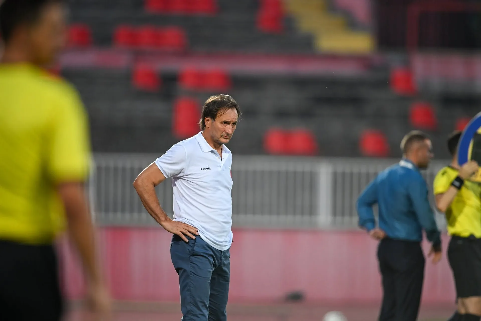 Vojvodina poražena od Ajaxa, trener se iz bizarnog razloga nije pojavio na pressu