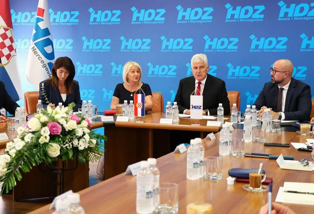 Predsjedništvo HDZ-a BiH raspravljalo o političkoj stabilnosti zemlje
