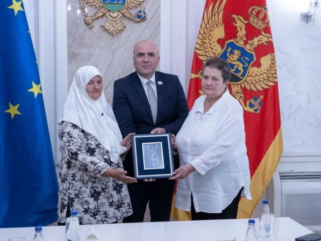 Majke Srebrenice u Skupštini Crne Gore: Istina i sjećanje moraju trajati