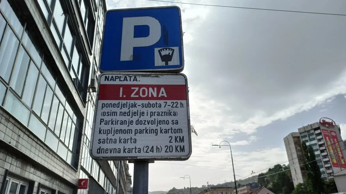 Nove cijene javnog parkinga u Sarajevu, pauk će odvoz naplaćivati 200 KM