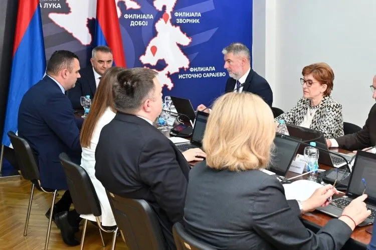 Miniću i ministrima u RS-u od augusta ponovo rastu plate, poznati novi iznosi