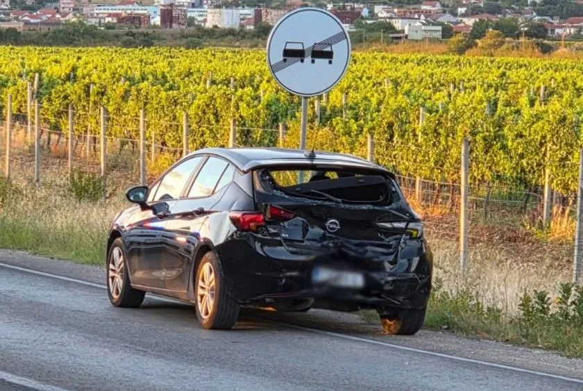 Teška saobraćajna nesreća kod Mostara: Dvije osobe povrijeđene