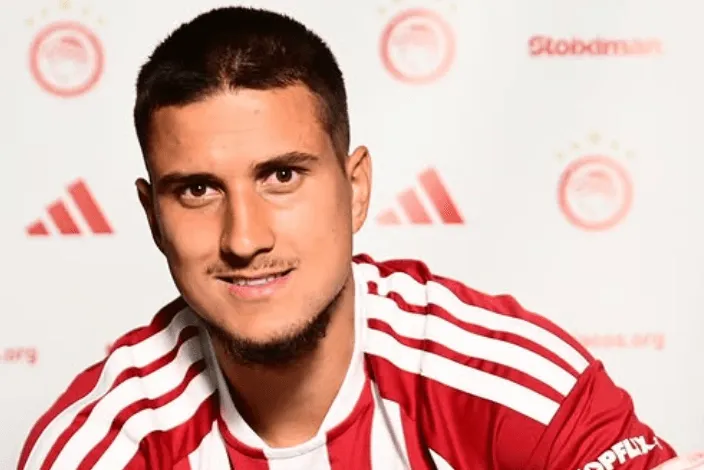 Zinedin Smajlović na predstavljanju u Olympiacosu zapjevao Sinana Sakića