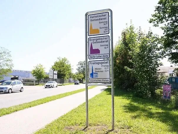 Prvi put u Njemačkoj: Grad postavlja putokaze i za muslimansku molitvu petkom