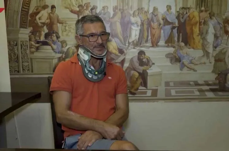 Oglasio se Srbijanac koji je umalo ispao iz aviona: Tražim čovjeka koji mi je pomogao
