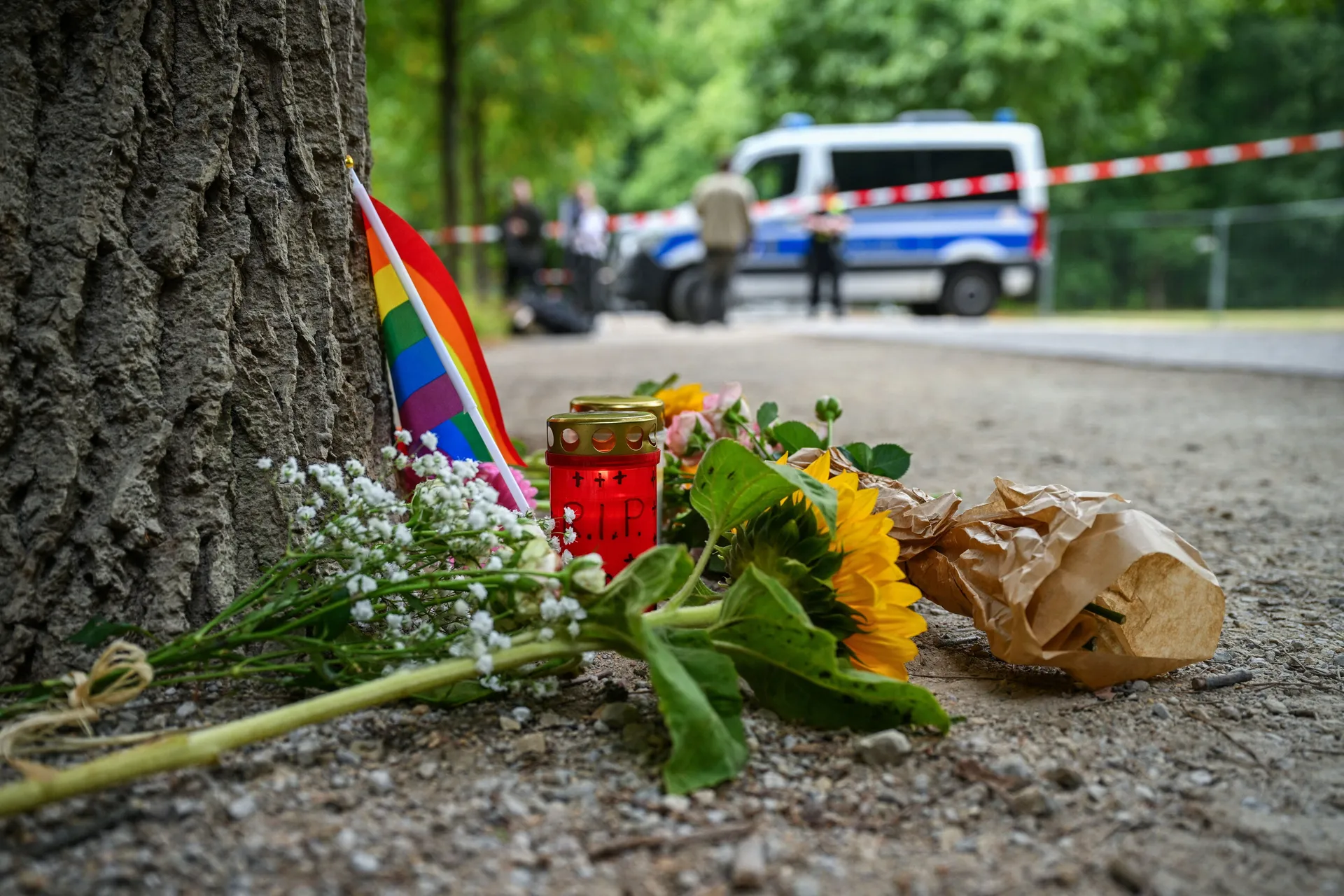 Detalji napada u Berlinu: Kombijem uletio među okupljene, pa ih napao mačetom