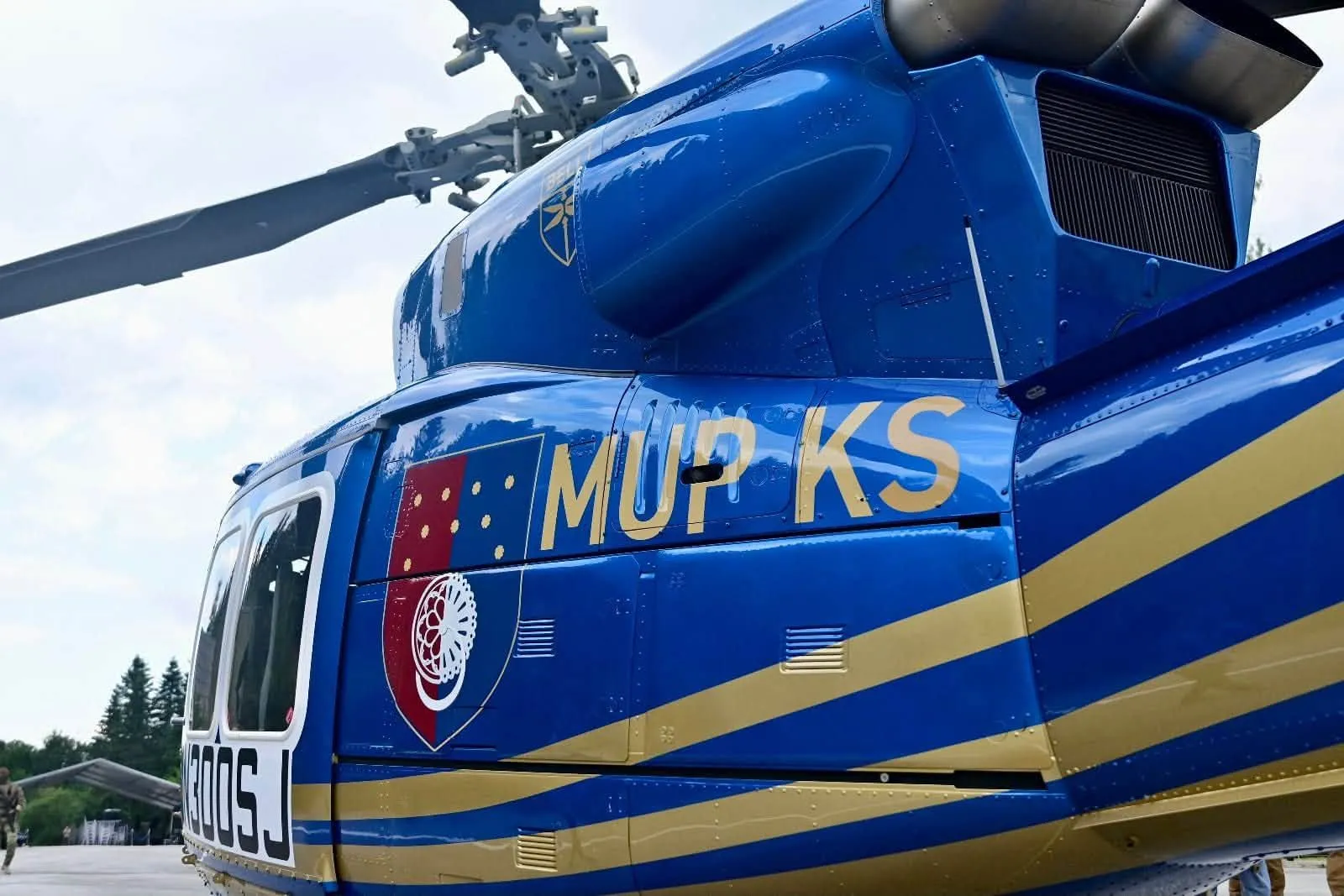 Prvi helikopter MUP-a KS stigao u BiH, objavljene fotografije