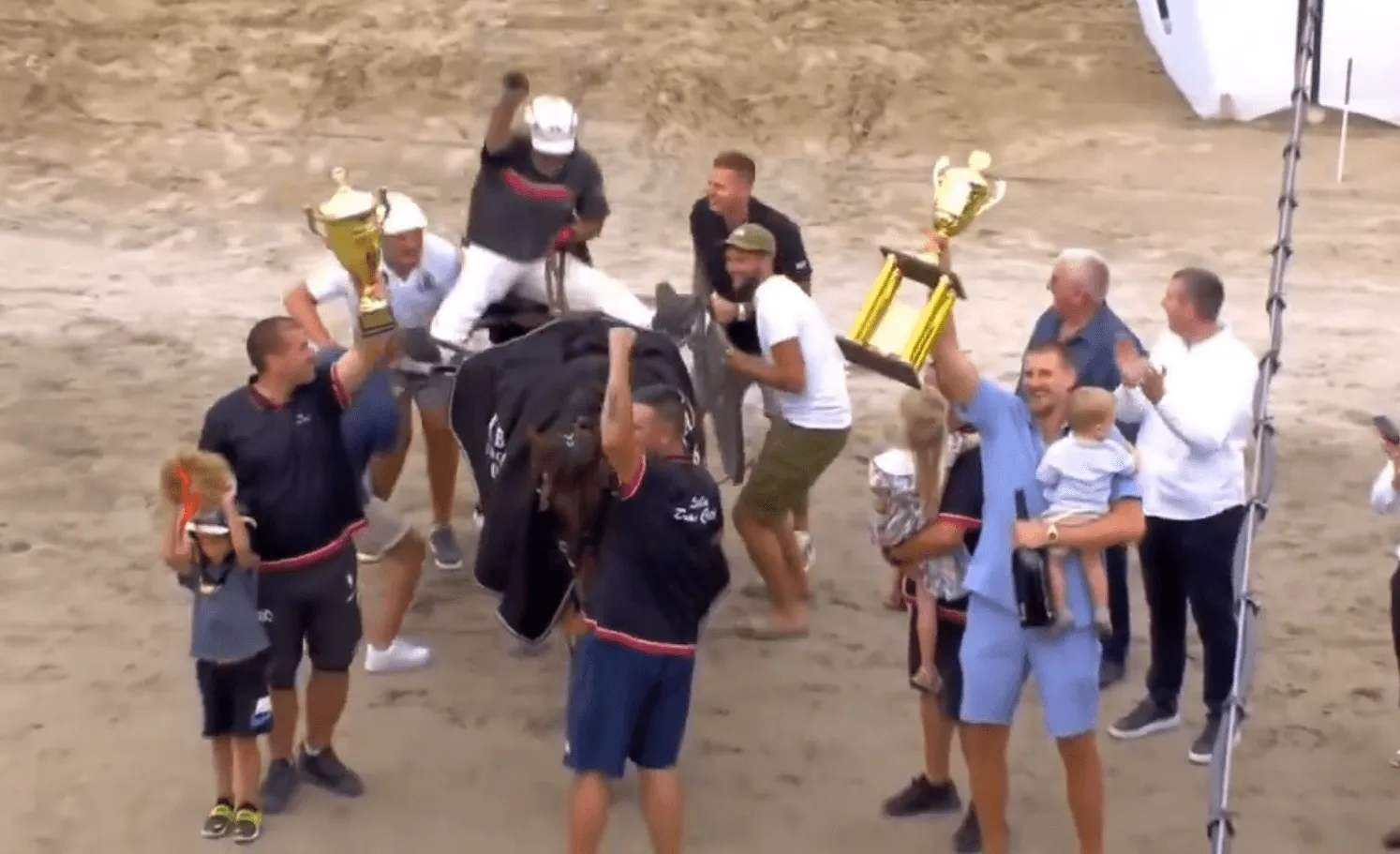 Nikola Jokić sa djecom proslavio trofej koji mu je draži od NBA prstena