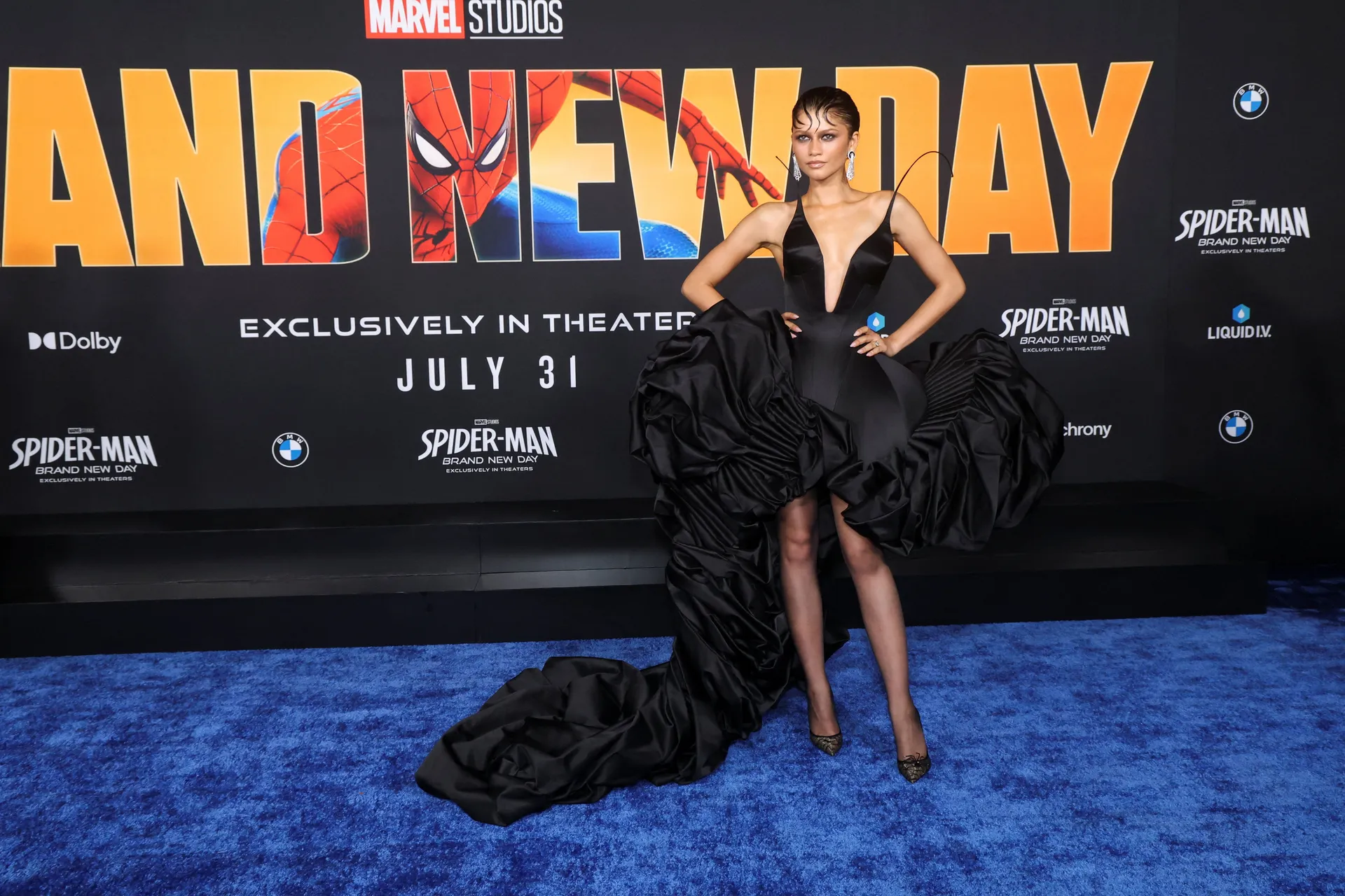 Zendaya ponovo oduševila na crvenom tepihu, izgledala je poput prave filmske dive - slika 3