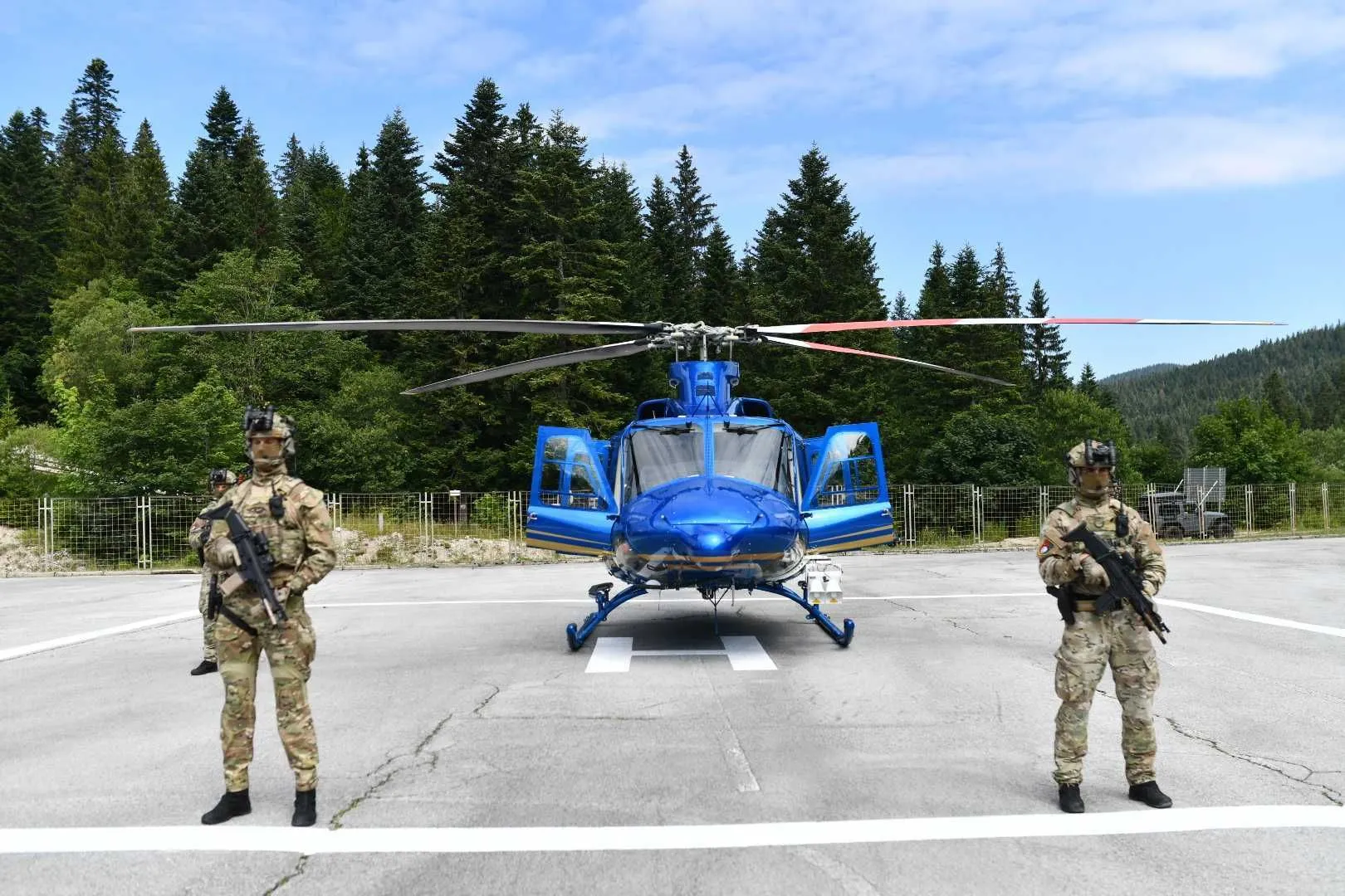 Kantonalni čelnici na predstavljanju helikoptera od 30 miliona KM: „Sigurnost nema cijenu“