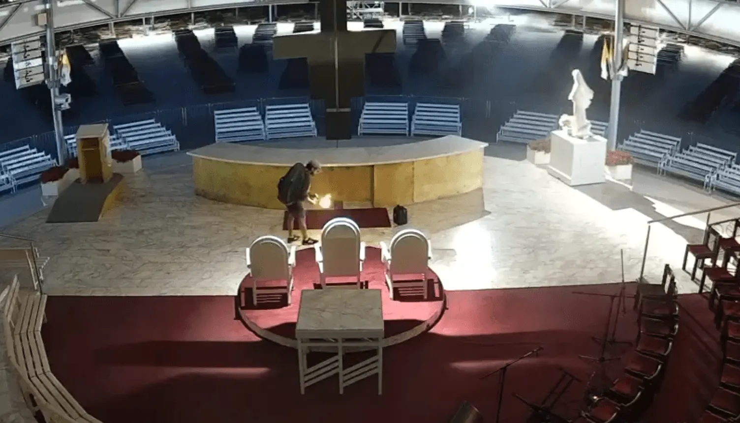 Objavljen video muškarca kako pali oltar u svetištu u Međugorju
