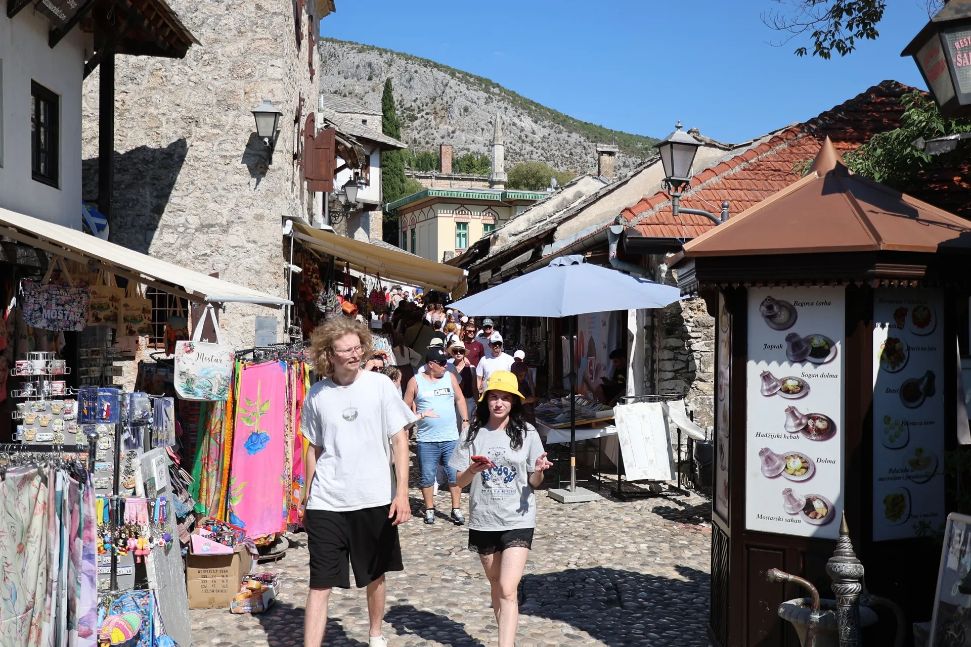 MOSTAR, 30. srpnja (FENA) - U Mostaru je danas počelo jubilarno deseto izdanje natjecanja Red Bull Cliff Diving Svjetske serije, koje i ove godine okuplja najbolje svjetske skakače u vodu. (Foto FENA/ES)