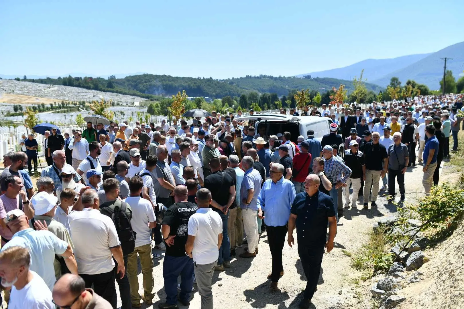 Sa dženaze i ukopa generala Ramiza Drekovića