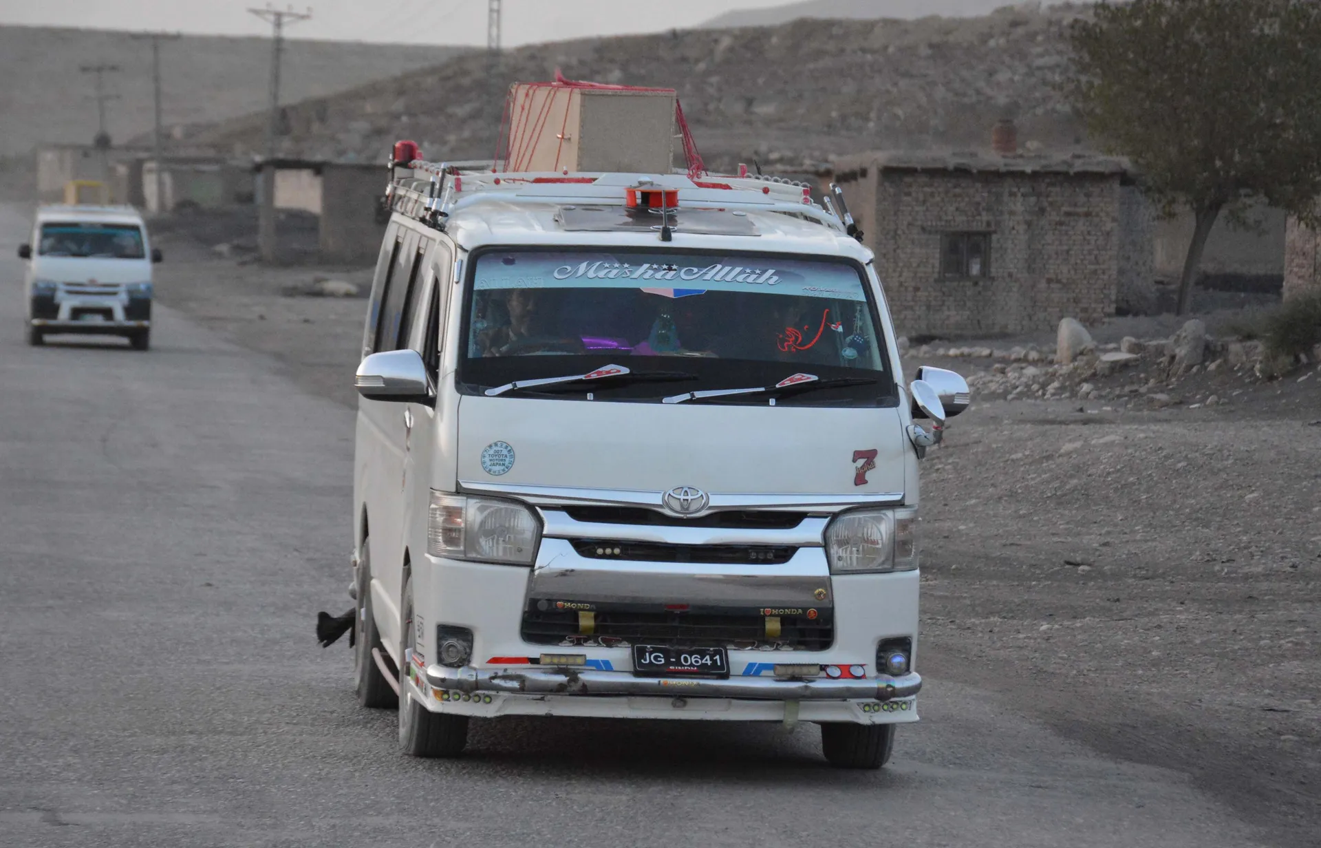 QUETTA, BALUCHISTAN, PAKISTAN - 31. JULI 2026: Najmanje 34 rudara poginula su u eksploziji metana u rudniku uglja u blizini Quette u Pakistanu, saopštile su lokalne vlasti u petak.Spasioci i lokalno stanovništvo okupili su se u rudniku u području Sorange,