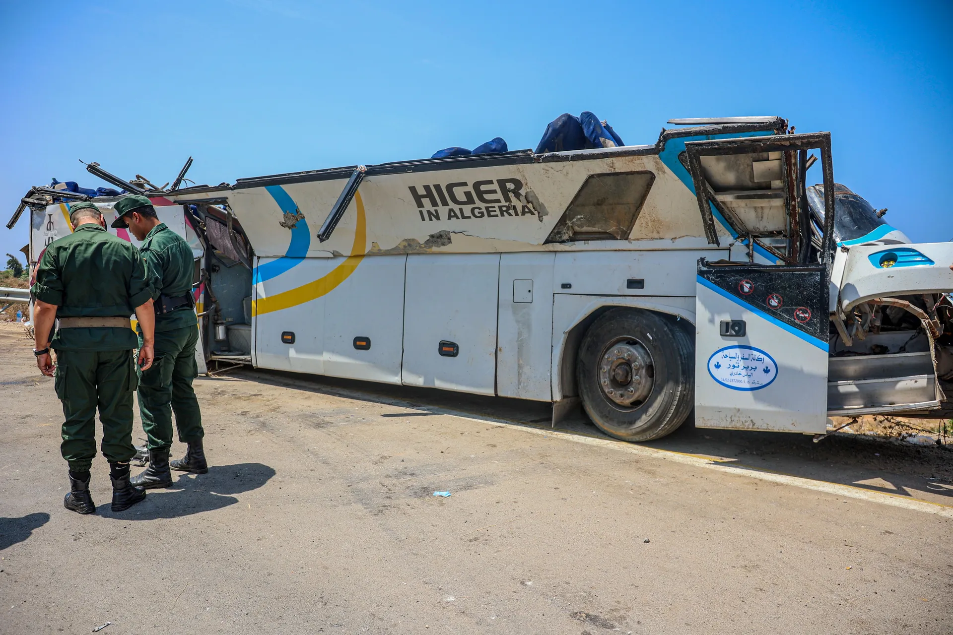 SETIF, ALŽIR - 31. JULI: Najmanje 25 osoba poginulo je, a 44 su povrijeđene nakon što je putnički autobus u petak sletio s ceste i prevrnuo se u pokrajini Boumerdes na sjeveru Alžira, saopćila je alžirska Civilna zaštita. ( Hamza Zait - Anadolu Agency )