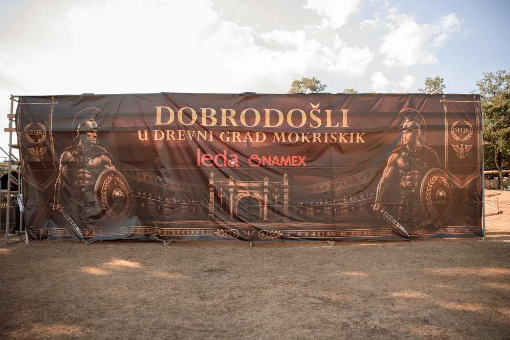 Kadrovi sa historijskog festivala u Mokrom