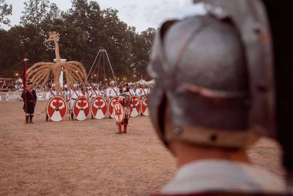 Kadrovi sa historijskog festivala u Mokrom