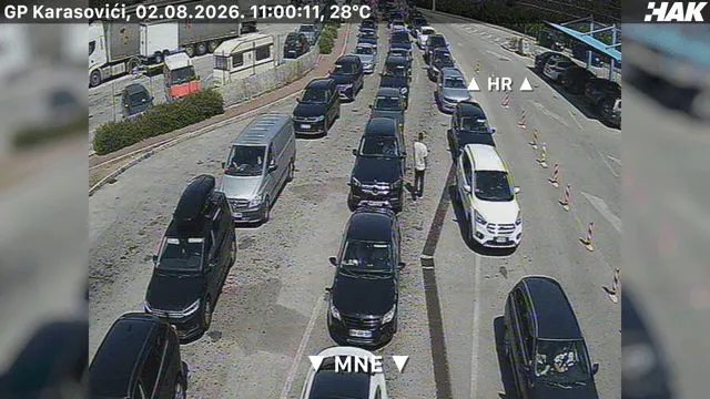 Saobraćajni kolaps na jugu Dalmacije, na granici prema Crnoj Gori čeka se i do 10 sati