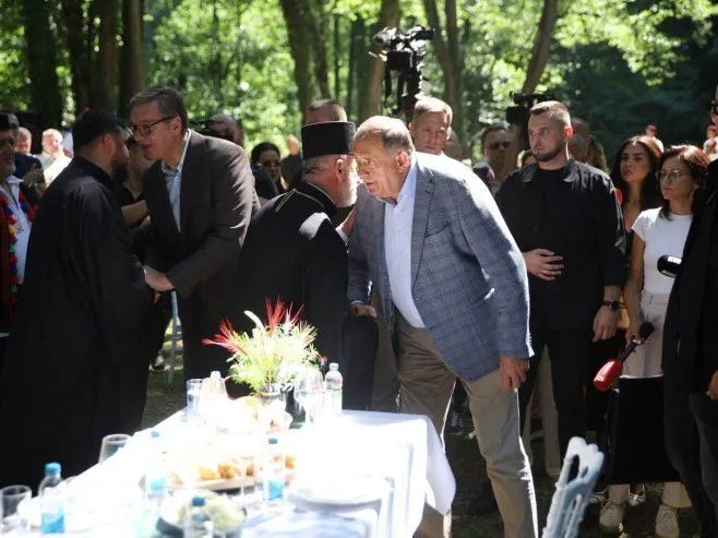 Dodik u društvu Vučića izjavio da su Bošnjaci mlada nacija i da im je problem jaka Srbija