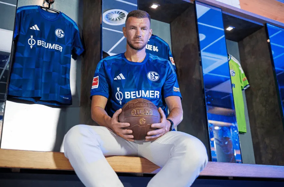 Schalke na sjajan način objavio potpis novog ugovora Edina Džeke
