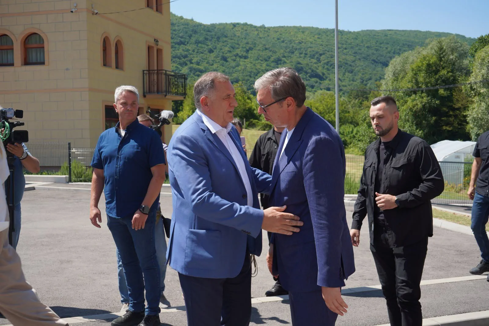 Nacionalističko-radikalska retorika: Beograd vodi kampanju s obje strane Drine