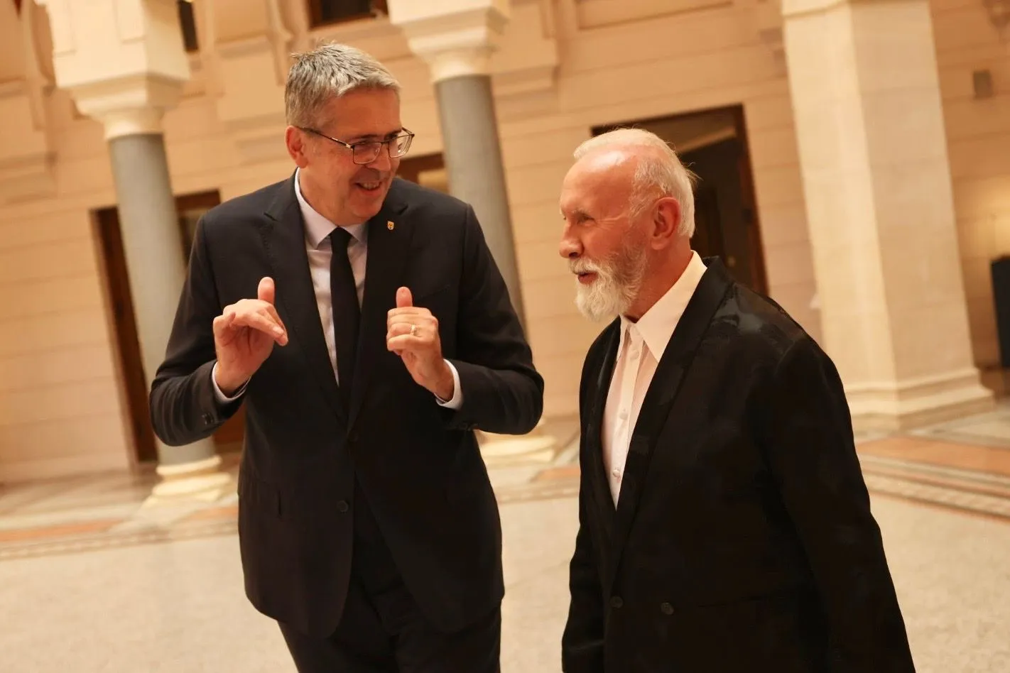 U Vijećnici prijem za Dinu Merlina: "Atmosfera u Sarajevu kao za vrijeme Olimpijade"