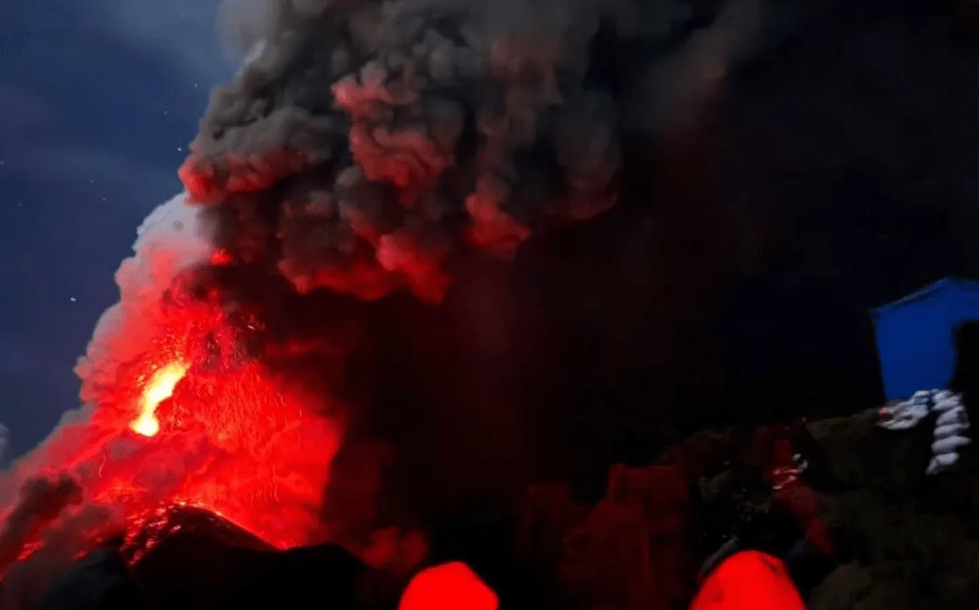 Stanovnici Salvadora obilježili tradicionalni festival "Bolas de Fuego"