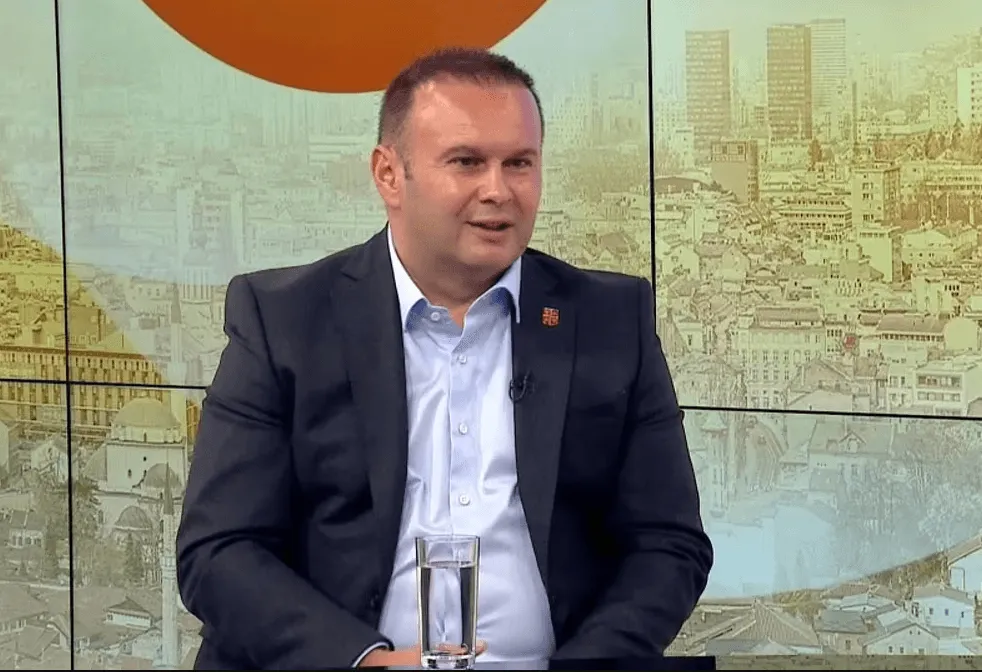 Ćosić: Nemam nadležnost da se obračunavam sa kriminalcima, ne mogu ja obući uniformu