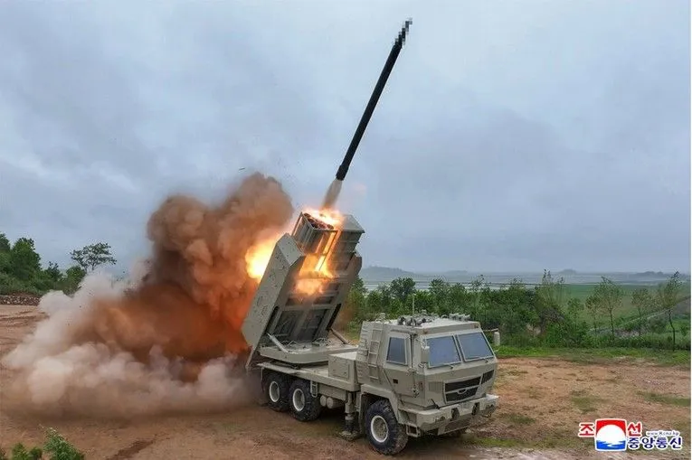 Sjeverna Koreja vježbala napade raketama, pokazali novo oružje