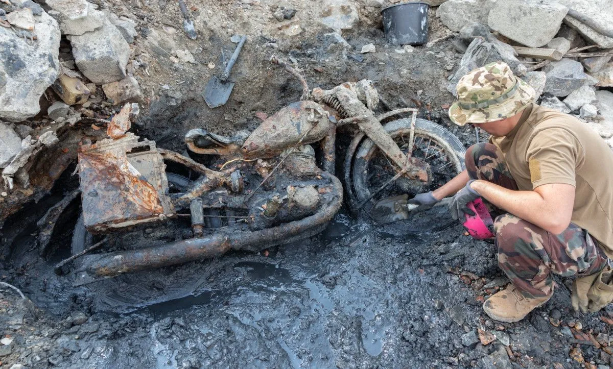 Dunav otkrio tajnu staru 80 godina, izronio motocikl Vermahta, pronađene i kosti