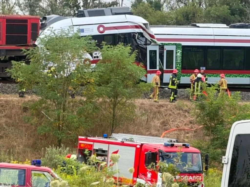 Nakon sudara vozova 12 osoba zadržano u bolnici, pokrenute istrage