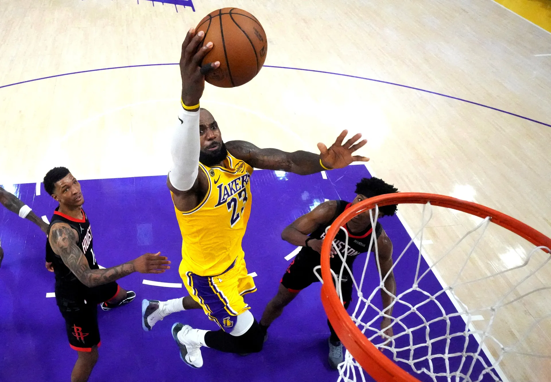 Los Angeles Lakersi prodani za rekordnih 12 milijardi dolara