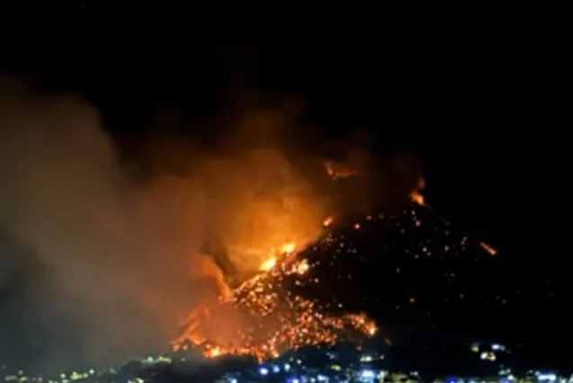 Vatra bijesni u poznatom mjestu na Jadranu, mještani napuštaju domove