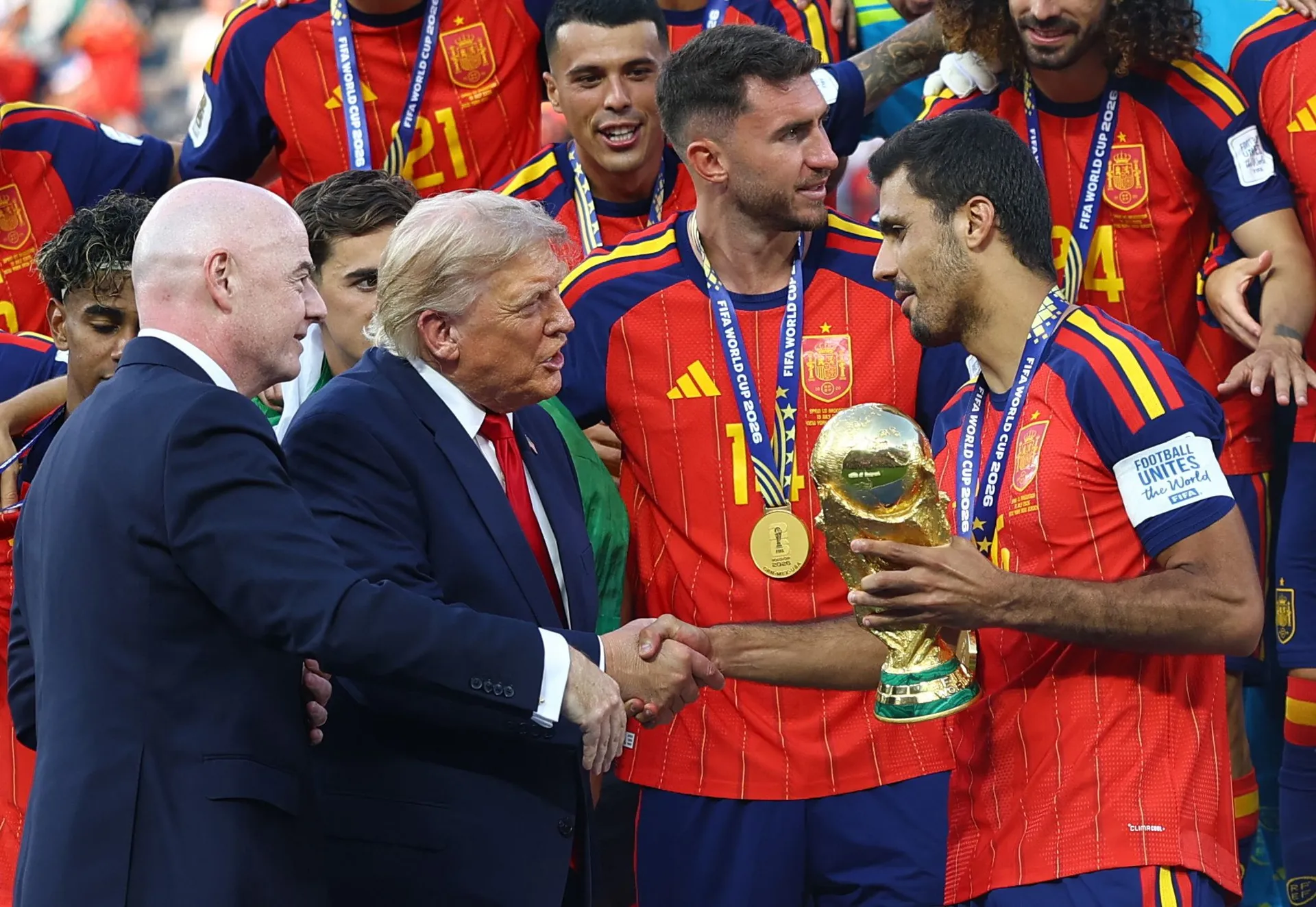 Barcelona pokreće ogroman domino efekat, Rodri garantuje još dva transfera